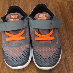 Nike Free RN Shoes 10c